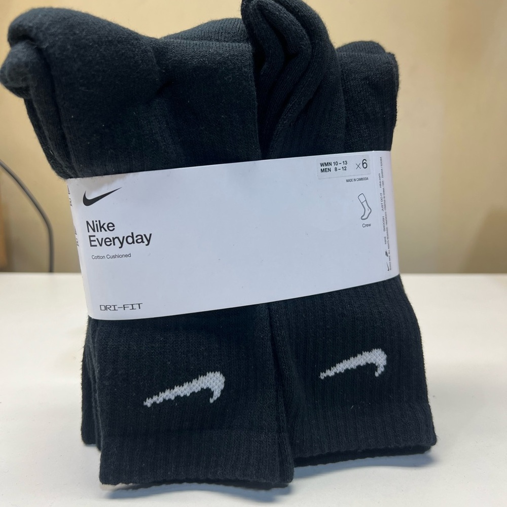 Nike Everyday Dri-FIT Black Socks